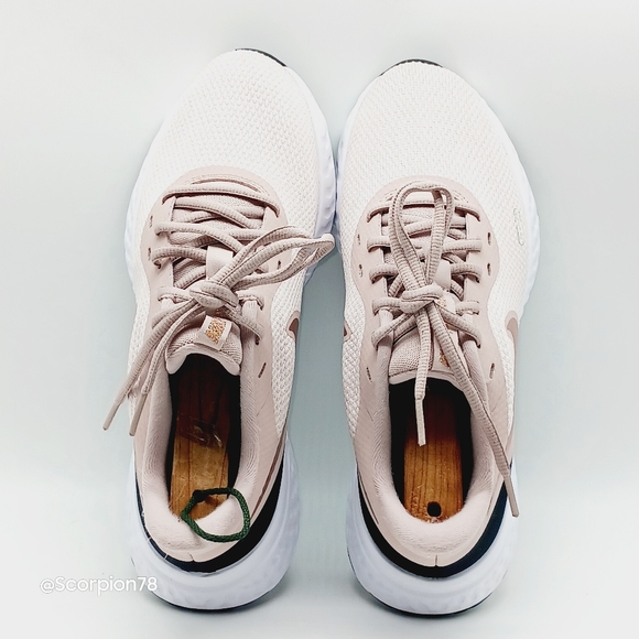 Nike Revolution 5 Streetwear/Running  Shoes Size 8.5 for Women - Picture 7 of 11